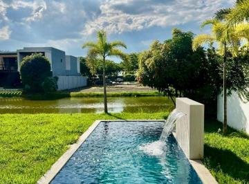 Casa de 5 habitaciones, Guayaquil · Isla Mocoli - Moderna Residencia en Venta con Vista Al Lago!