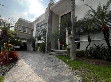 Casa de 4 habitaciones, Guayaquil · Parque de Los Ceibos - Moderna Casa con Piscina en Venta