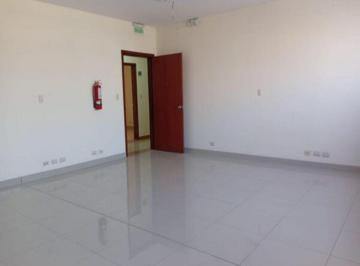 Oficina comercial · 103m² · En Venta Oficina/consultorio con 3 Parqueos, Kennedy Norte
