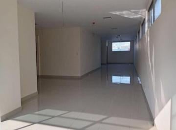 Oficina comercial · 63m² · 2 Estacionamientos · En Venta Oficina con 2 Parqueos, Kennedy Norte