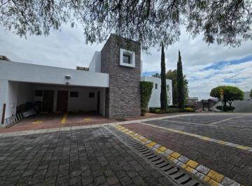 Casa de 4 habitaciones, Quito · Vendo Casa en Cumbayá Sector de Santa Lucia Alta