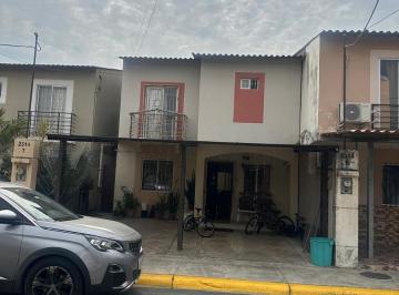 Casa · 120m² · 4 Habitaciones · 2 Estacionamientos · Casa en Venta