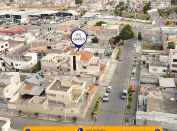 Casa de 12 habitaciones, Riobamba · Casa Rentera en Venta, Al Norte de Riobamba Sector Las Acacias