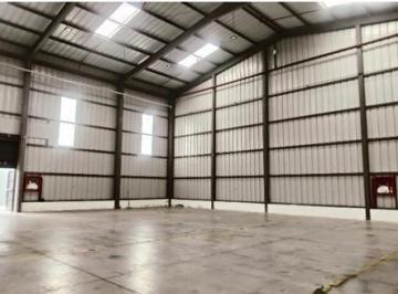 Bodega-Galpón · 700m² · Rento Bodega o Galpón en Pifo