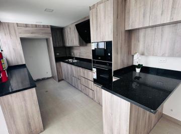 Casa de 3 habitaciones, Quito · Casa Nueva de 3 Plantas en El Norte de Quito