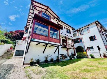 Casa de 4 habitaciones, Quito · Casa Estilo Rústico en Venta – Intervalles