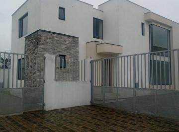 Casa de 3 habitaciones, Quito · Vendo en Urbanizacion Hermosa Casa No Adosada Lista Para Estrenar, Sector Conocoto.