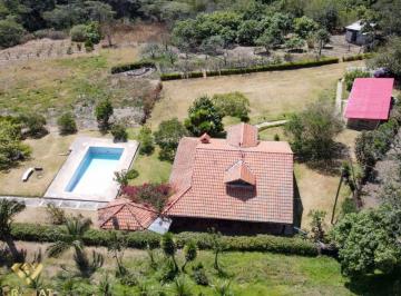 Hacienda-Quinta de 3 habitaciones, Quito · Guayllabamba Quinta de Venta 1.4 Hectáreas de Venta