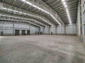 Bodega-Galpón , Ambato · Galpón Industrial Nuevo en Ambato: Dimensión 1.000 m². 800 m² en Planta Baja y 200 m² en Mezzanine.