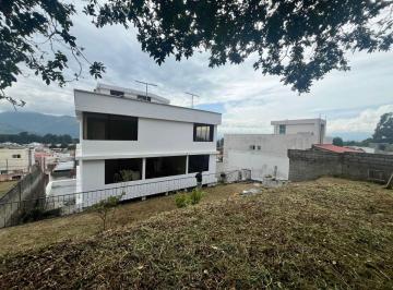 Casa de 9 habitaciones, Quito · Casa 520 m², 3 Departamentos, Sector La Armenia, Los Arupos