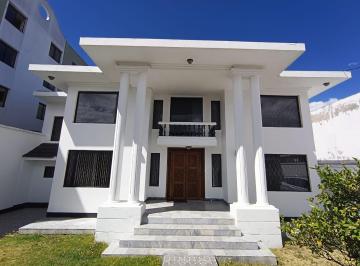 Casa · 564m² · 7 Habitaciones · 3 Estacionamientos · Real Audiencia, Casa Grande con Ingresos