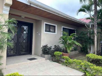 Casa de 3 habitaciones, Guayaquil · Vendo Hermosa y Amplia Casa en Puerto Azul