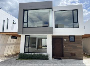 Casa · 189m² · 3 Habitaciones · 2 Estacionamientos · Casa de Venta Entumbaco Estilo Moderno Seguridad 24/7