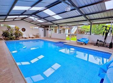 Hacienda-Quinta · 572m² · 3 Habitaciones · 20 Estacionamientos · Quinta Vacacional en Venta en Puembo – Sector Hacienda Nápoles