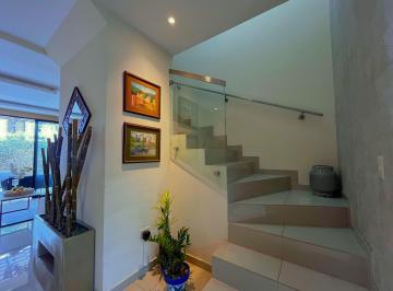 Casa · 140m² · 3 Habitaciones · 2 Estacionamientos · Casa Amoblada en Via a La Costa - Urb. Porto Alegre