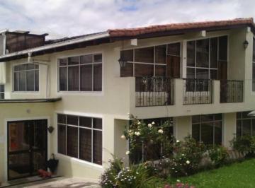 Casa · 585ha · 9 Habitaciones · 6 Estacionamientos · Se Vende Amplia Casa Al Norte de Quito. Sector San Fernando.