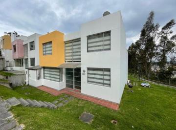 Casa de 3 habitaciones, Quito · Casa de Venta en Conjunto Paseos Dele Pichincha