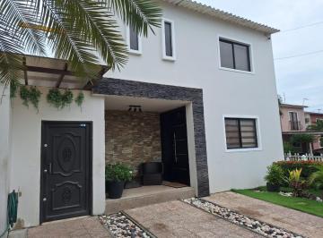 Casa · 196m² · 3 Habitaciones · 3 Estacionamientos · Vendo Casa en Valle Alto (Fnaranjo)