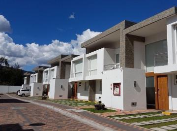 Casa de 3 habitaciones, Quito · Venta Casa en Lola Quintana Armenia 2