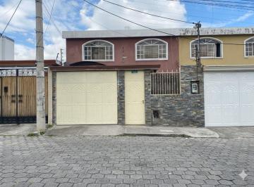 Casa · 116m² · 3 Habitaciones · 1 Estacionamiento · Hermosa Casa en Sangolqui Cerca a Cnt
