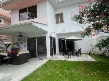 Casa de 3 habitaciones, Guayaquil · Casa en Venta Puerto Azul 3 Dorm.