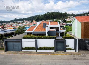 Casa · 450m² · 4 Habitaciones · 8 Estacionamientos · En Venta Casa de Lujo Sector El Rosal