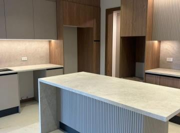 Casa · 340m² · 2 Estacionamientos · Casa de Venta de Estreno por La Cerámica
