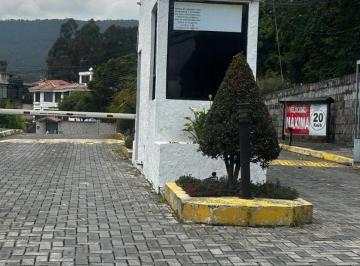 Casa de 4 habitaciones, Quito · Casa de Venta Urbanizacion Privada Conocoto