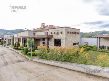 Casa · 260m² · 3 Habitaciones · 3 Estacionamientos · Casa en Venta de Una Sola Planta en Zhullin