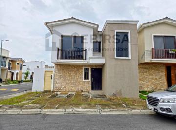 Casa de 3 habitaciones, Daule · Casa Esquinera en Venta, 3 Dorm. y Jacuzzi - Urbanización Mallorca Village