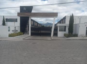 Casa de 3 habitaciones, Quito · Casa con 118 m² en Venta en Los Chillos, 3 Habitaciones