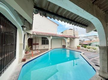 Casa de 4 habitaciones, Guayaquil · Venta Casa Urdenor 2 con Piscina y Amplios Espacios - I. Alarcón