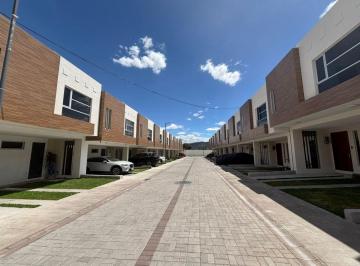 Casa de 3 habitaciones, Quito · Casa en Venta Llamo Grande 3 D Patio, 2 P