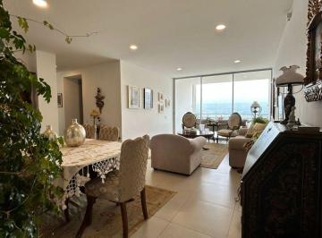 Departamento de 3 habitaciones, Quito · Departamento 3 Habitaciones + Sala de Tv de Venta en Cumbayá