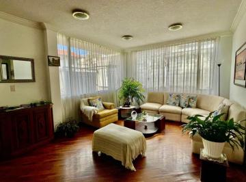 Casa de 7 habitaciones, Quito · Casa Rentera de Venta en Ponceano