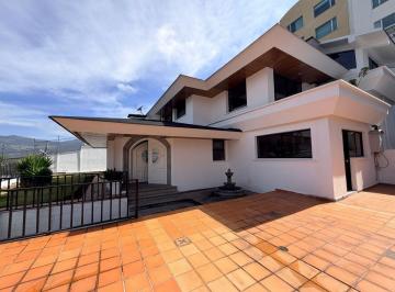 Casa de 3 habitaciones, Quito · Casa en Venta Ponceano Alto Av Diego de Vásquez 450 m²