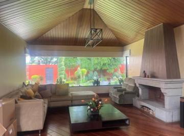 Casa · 731m² · 4 Habitaciones · 2 Estacionamientos · Venta y Alquiler Casa en Cumbayá