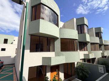 Casa de 4 habitaciones, Quito · Casa en Venta Esquinera Carcelen 205 m² en Conjunto 4 Habitaciones
