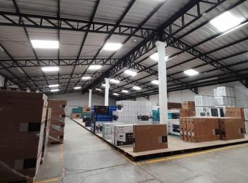 Bodega-Galpón , Quito · En Renta Bodega 3000 Mtrs. en Complejo, Anden Carga, Oficinas. Llano Grande $15.000