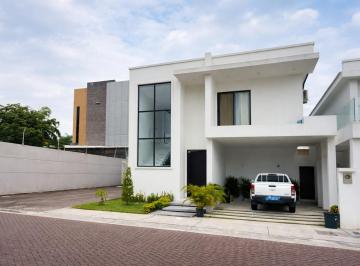 Casa de 4 habitaciones, Guayaquil · Venta de Lujosa Propiedad en La Urb. Punta Esmeralda Vía a La Costa