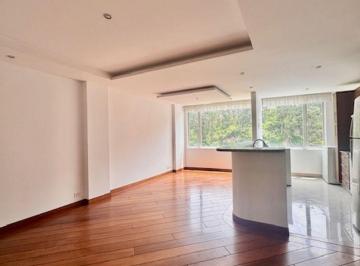 Suite de 1 habitación, Quito · $110.000 Amplia, Segura y Bien Ubicada, con Mucha Luz, en Urbanizacion