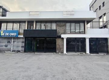 Casa de 3 habitaciones, Quito · Casa Comercial de Venta en Las Av Shyris y Gaspar de Villarroel