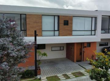 Casa de 3 habitaciones, Quito · Casa en Venta a Estrenar, Conjunto con Piscina, Tumbaco