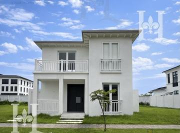 Casa · 251m² · 3 Habitaciones · 4 Estacionamientos · Venta de Casa en Aires Norte Km 10 Via Samborondon Ad