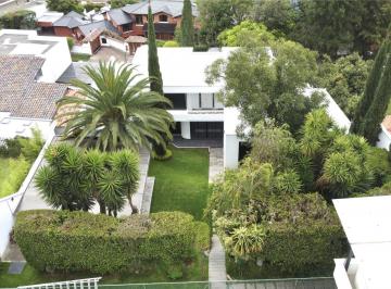 Casa · 670m² · 5 Habitaciones · Cumbayá - Pillagua 1050 m² en Venta Casa Independiente 4 Habitaciones