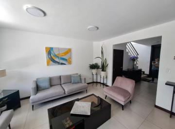Casa de 3 habitaciones, Quito · Casa con 3 Habitaciones en Venta en Cumbayá, 194 m² Terreno