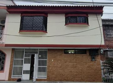 Casa de 3 habitaciones, Guayaquil · Casa Renovada en Venta, Los Esteros Sur de Guayaquil