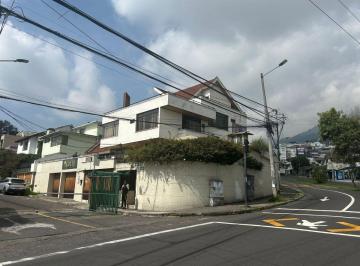 Casa de 8 habitaciones, Quito · Casa Comercial en Venta - Sector El Bosque