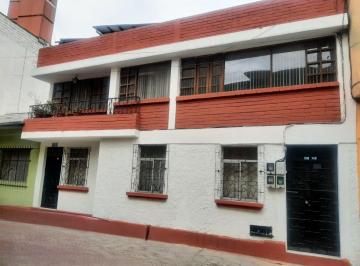 Casa de 3 habitaciones, Quito · Casa de 349 m² con 3 Departamentos en Venta en Sur de Quito