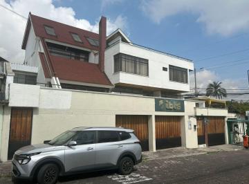 Casa de 8 habitaciones, Quito · Casa en Renta Sector Quito Tenis